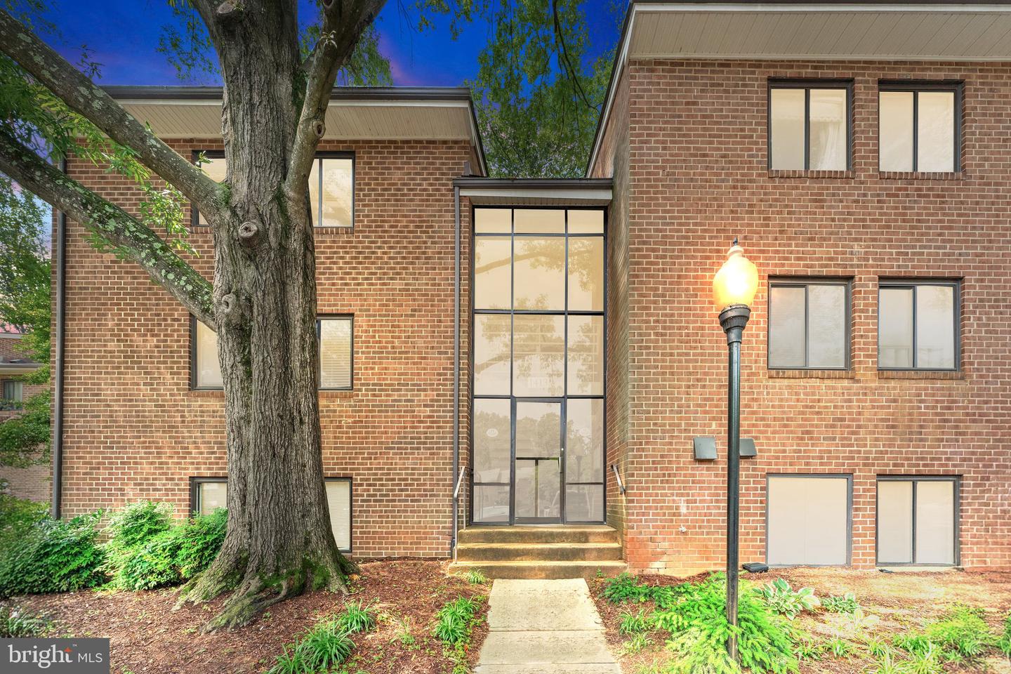 1413 NORTHGATE SQ #13/2A