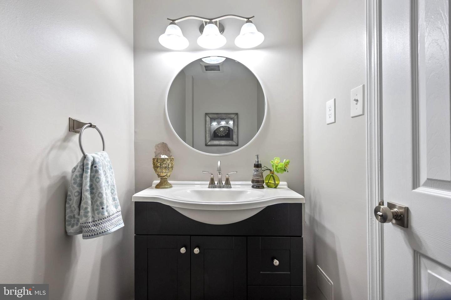 5455 Safe Harbor Ct Property Photo 7