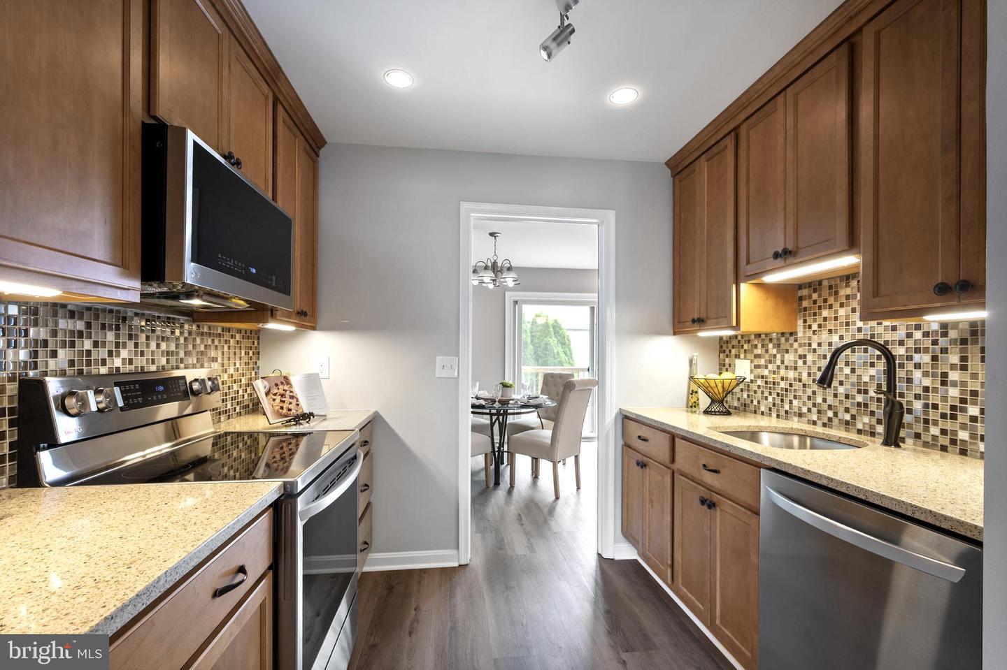 5455 Safe Harbor Ct Property Photo 10