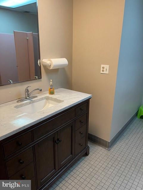 2875 Towerview Rd #2nd Floor Suite Property Photo 4