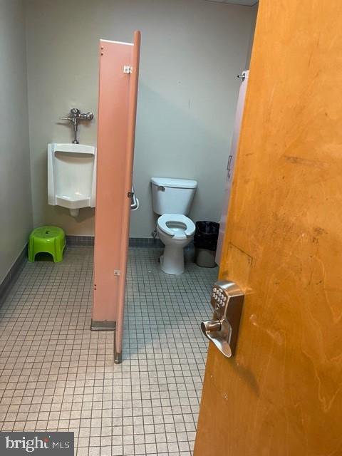 2875 Towerview Rd #2nd Floor Suite Property Photo 21