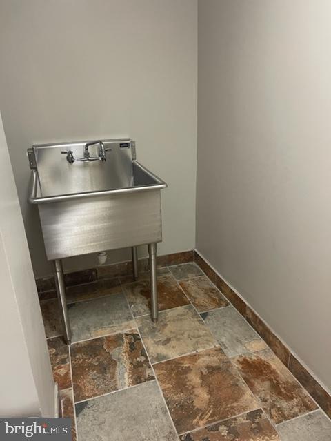 2875 Towerview Rd #2nd Floor Suite Property Photo 27