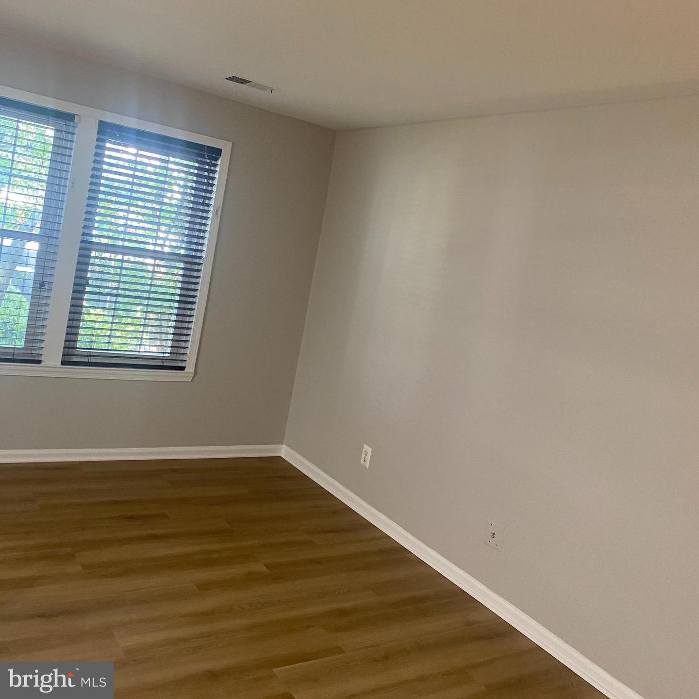 12896 Grays Pointe Rd #12896b Property Photo 2