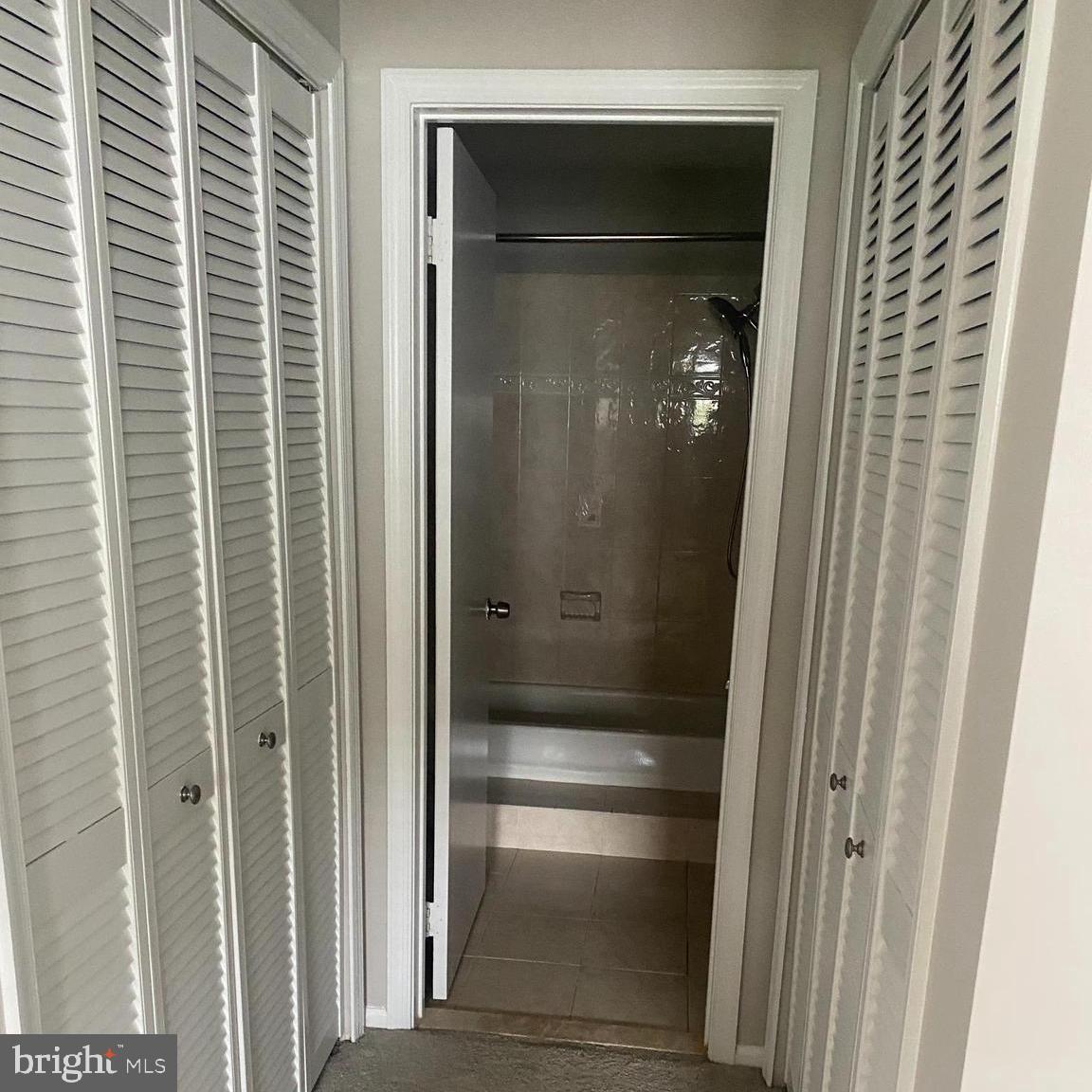 12896 Grays Pointe Rd #12896b Property Photo 4
