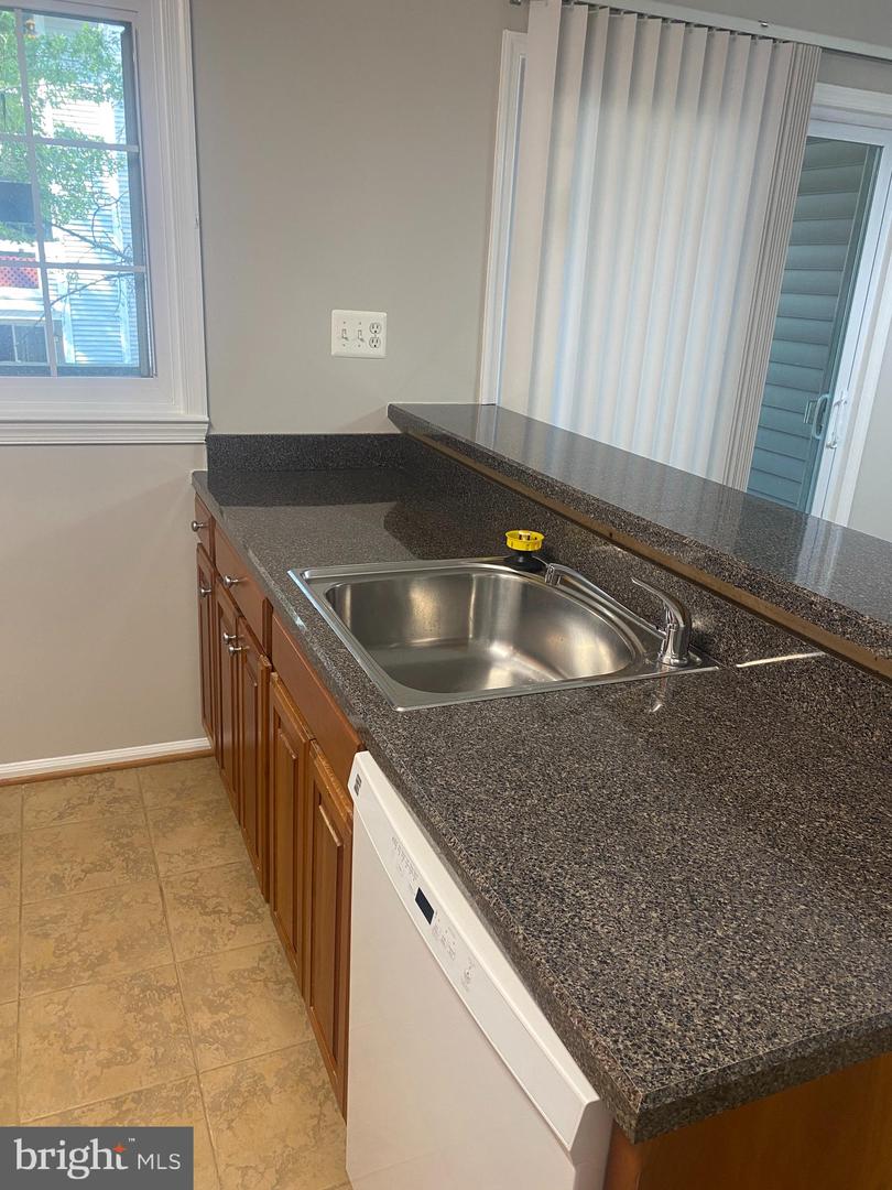 12896 Grays Pointe Rd #12896b Property Photo 6