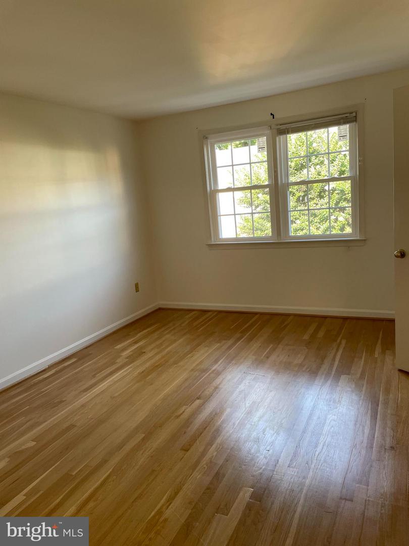 1557 Bruton Ct Property Photo 4