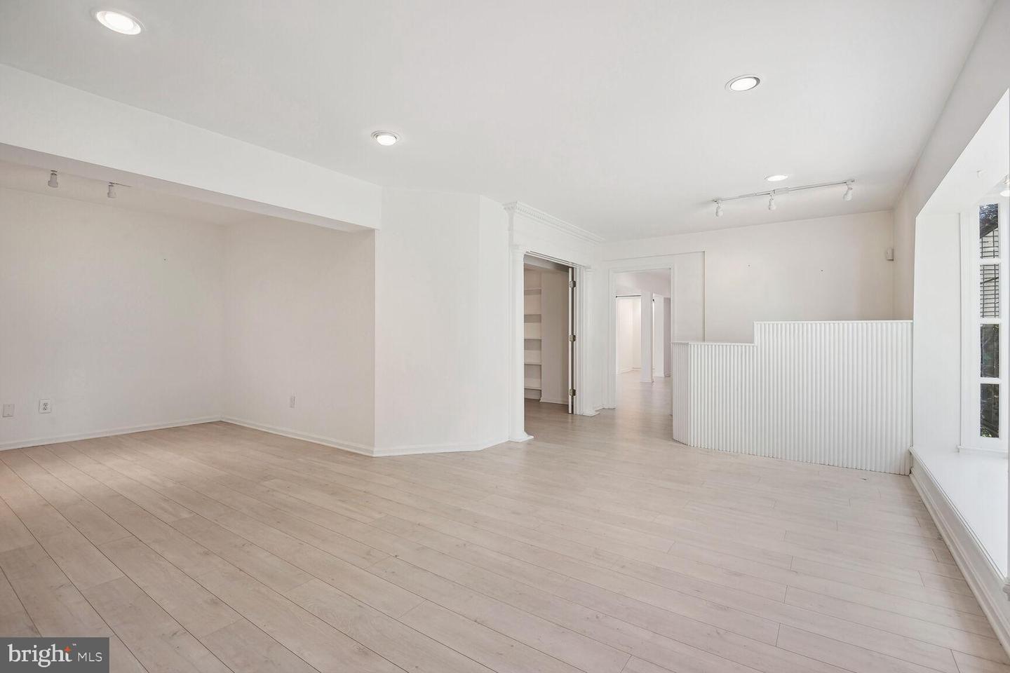 752 Walker Rd #c Property Photo 6