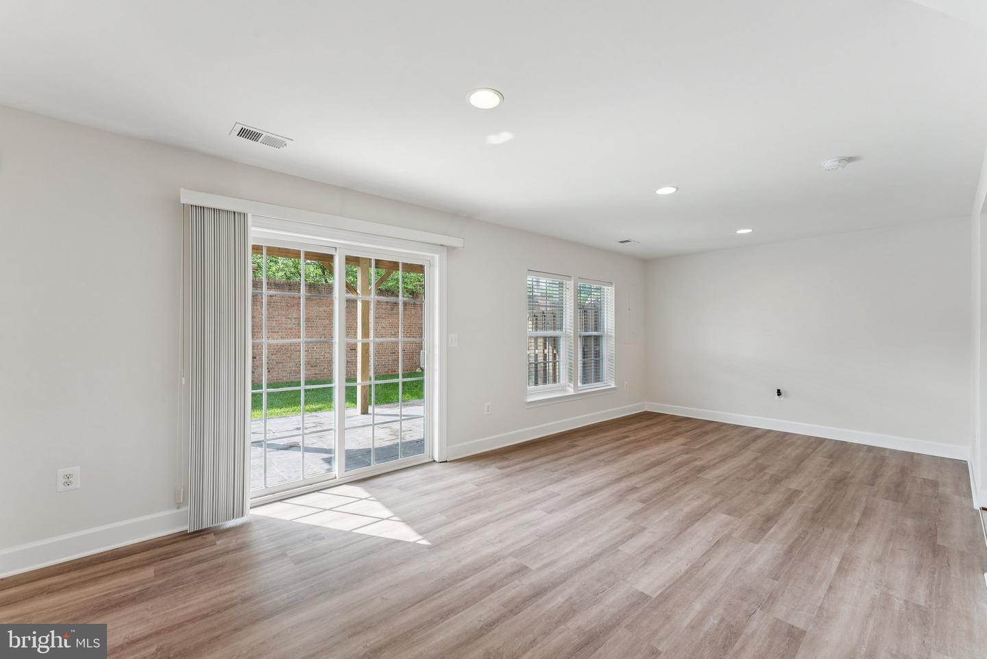 6236 Summit Point Ct Property Photo 6
