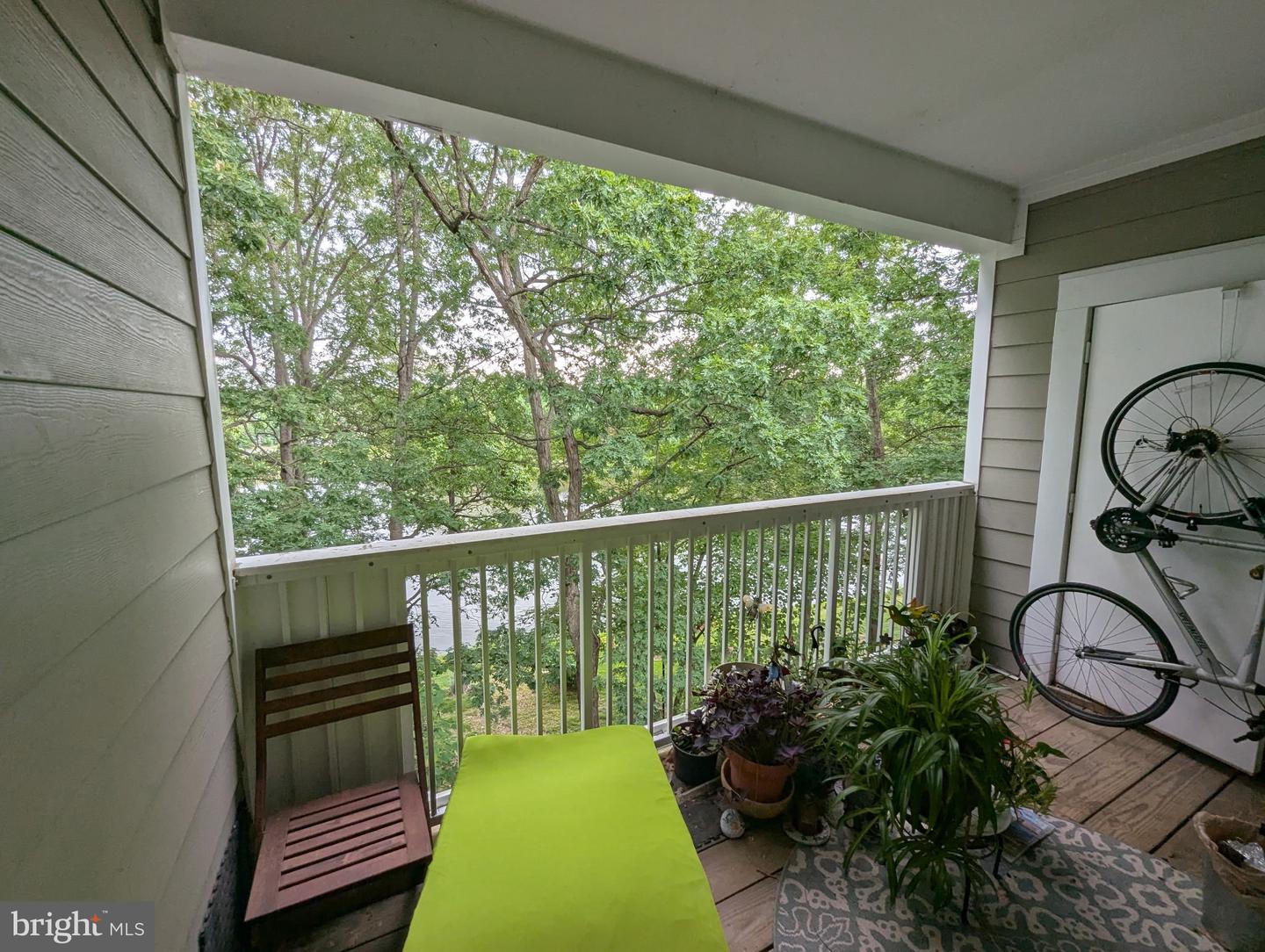 1720 LAKE SHORE CREST DR #34 Property Photo 1