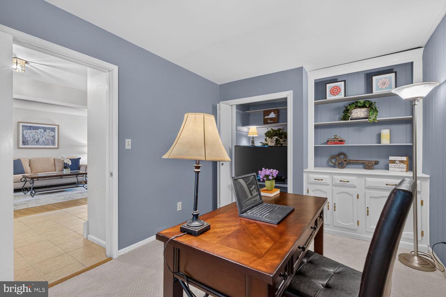 5922 Queenston St Property Photo 32