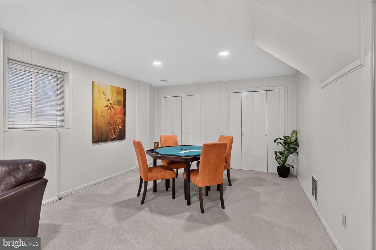 5922 Queenston St Property Photo 49