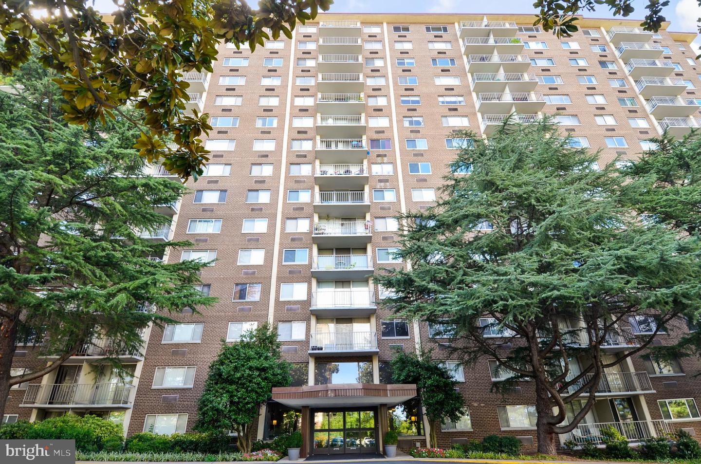 2059 Huntington Ave #1406 Property Photo 3