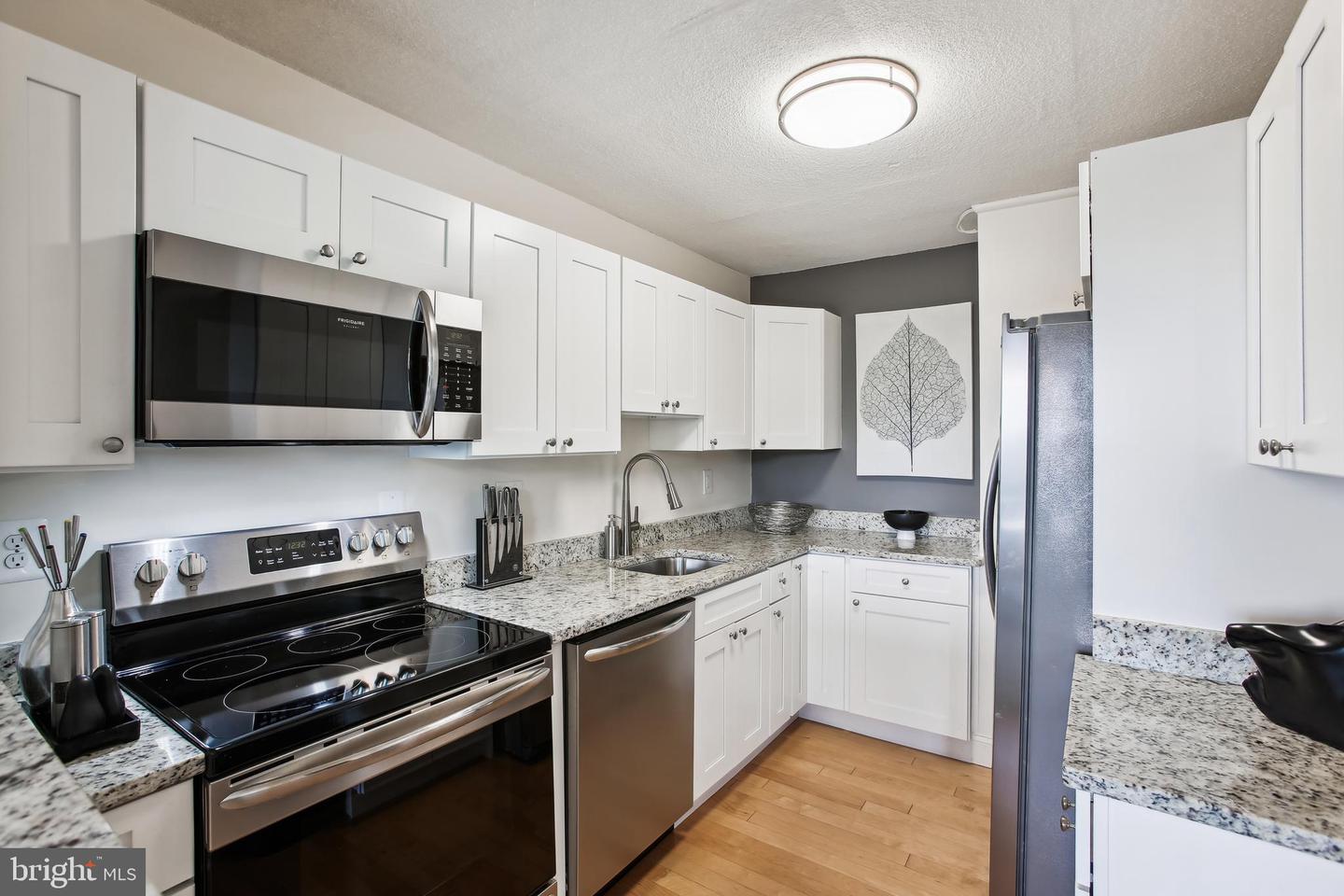 2059 Huntington Ave #1406 Property Photo 17
