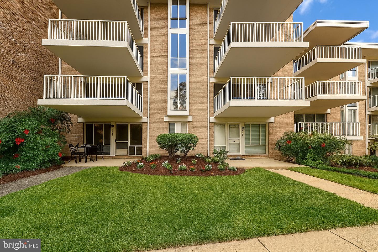 2605 Redcoat Dr #252 Property Photo 1