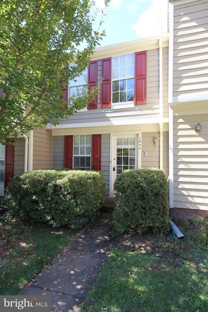 1544 Woodcrest Dr Property Photo 1