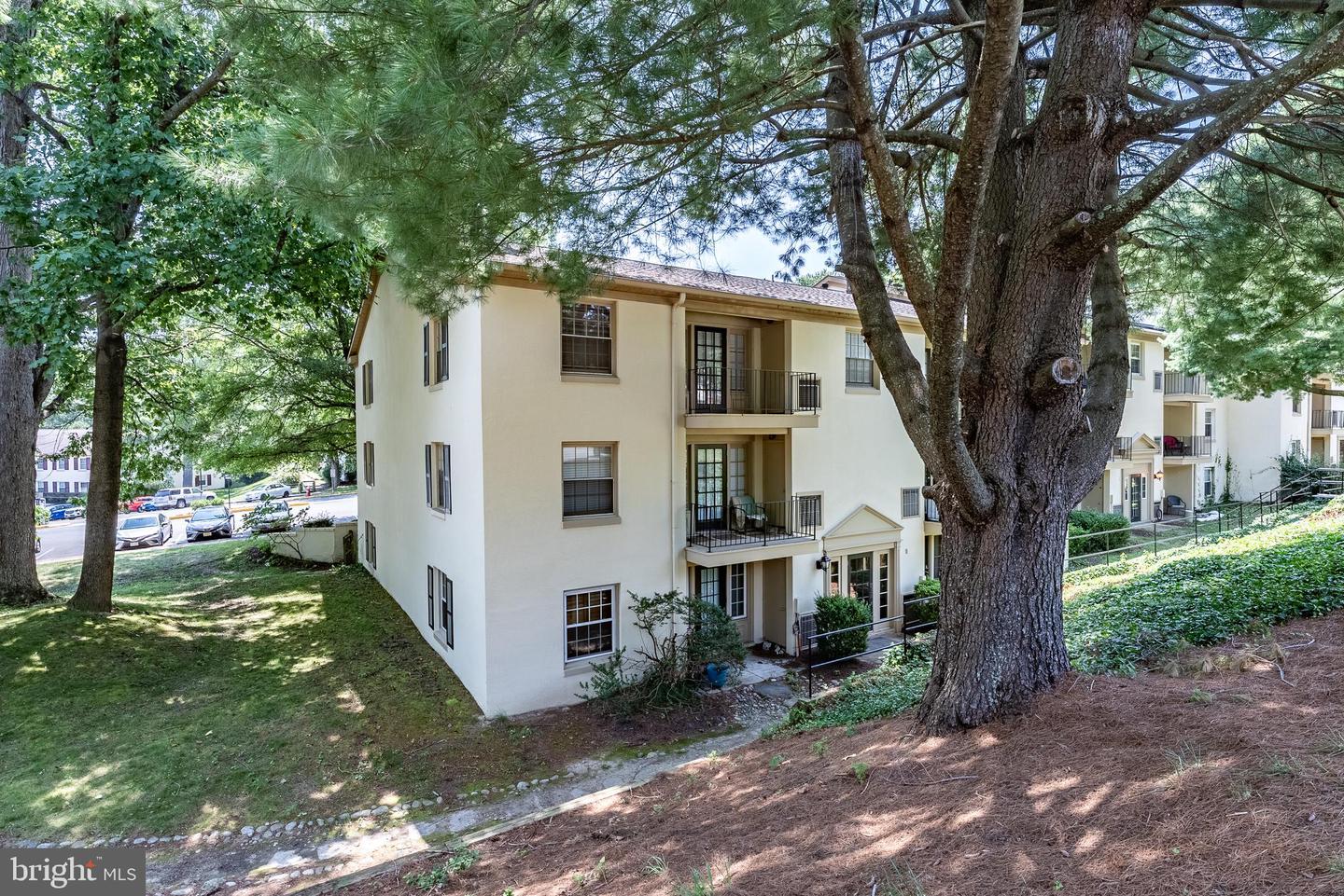 5898-h Surrey Hill Pl #685 Property Photo 1
