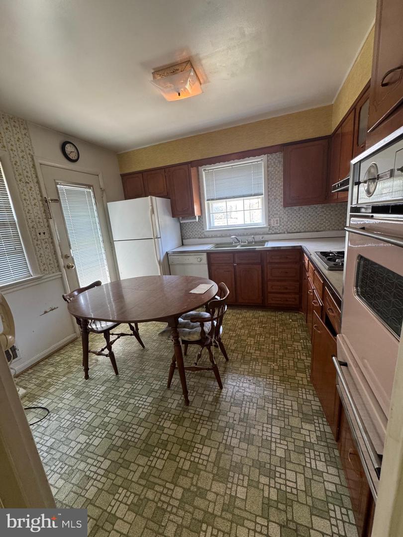 3426 Ramsgate Ter Property Photo 3
