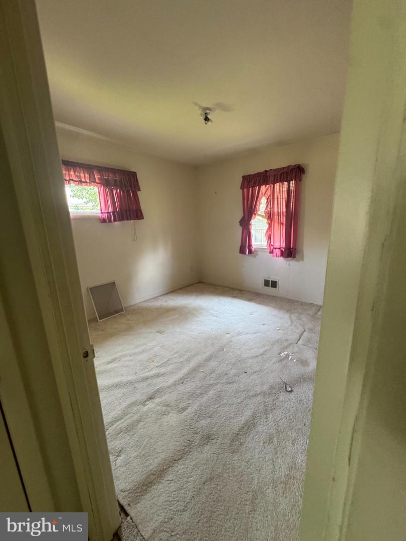 3426 Ramsgate Ter Property Photo 4