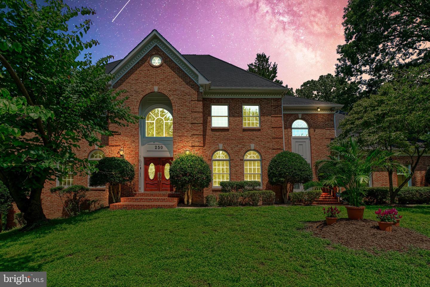 250 Golden Woods Ct Property Photo 5