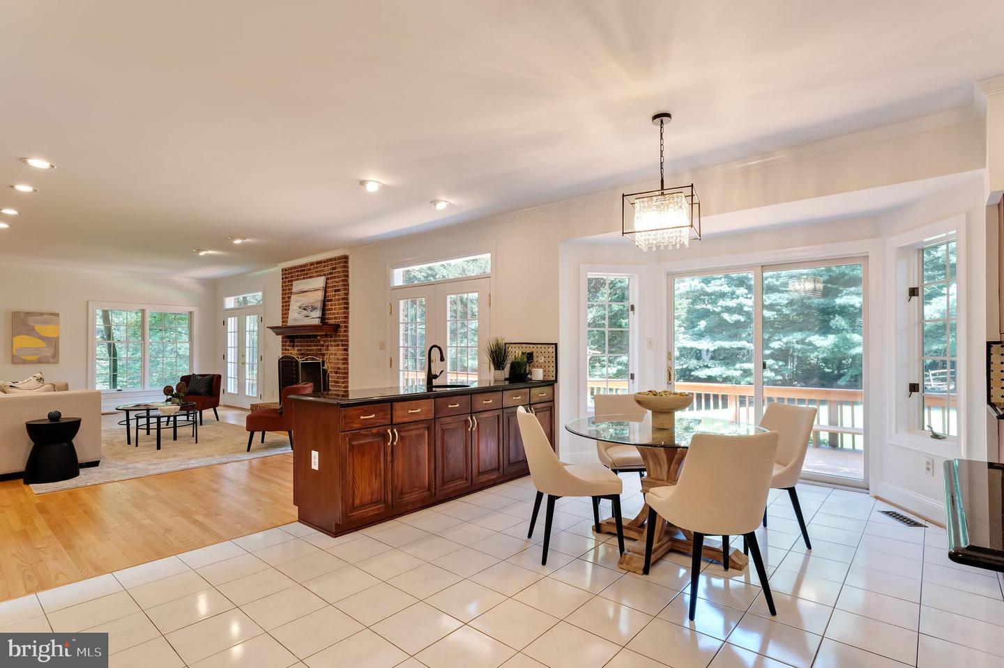 250 Golden Woods Ct Property Photo 18