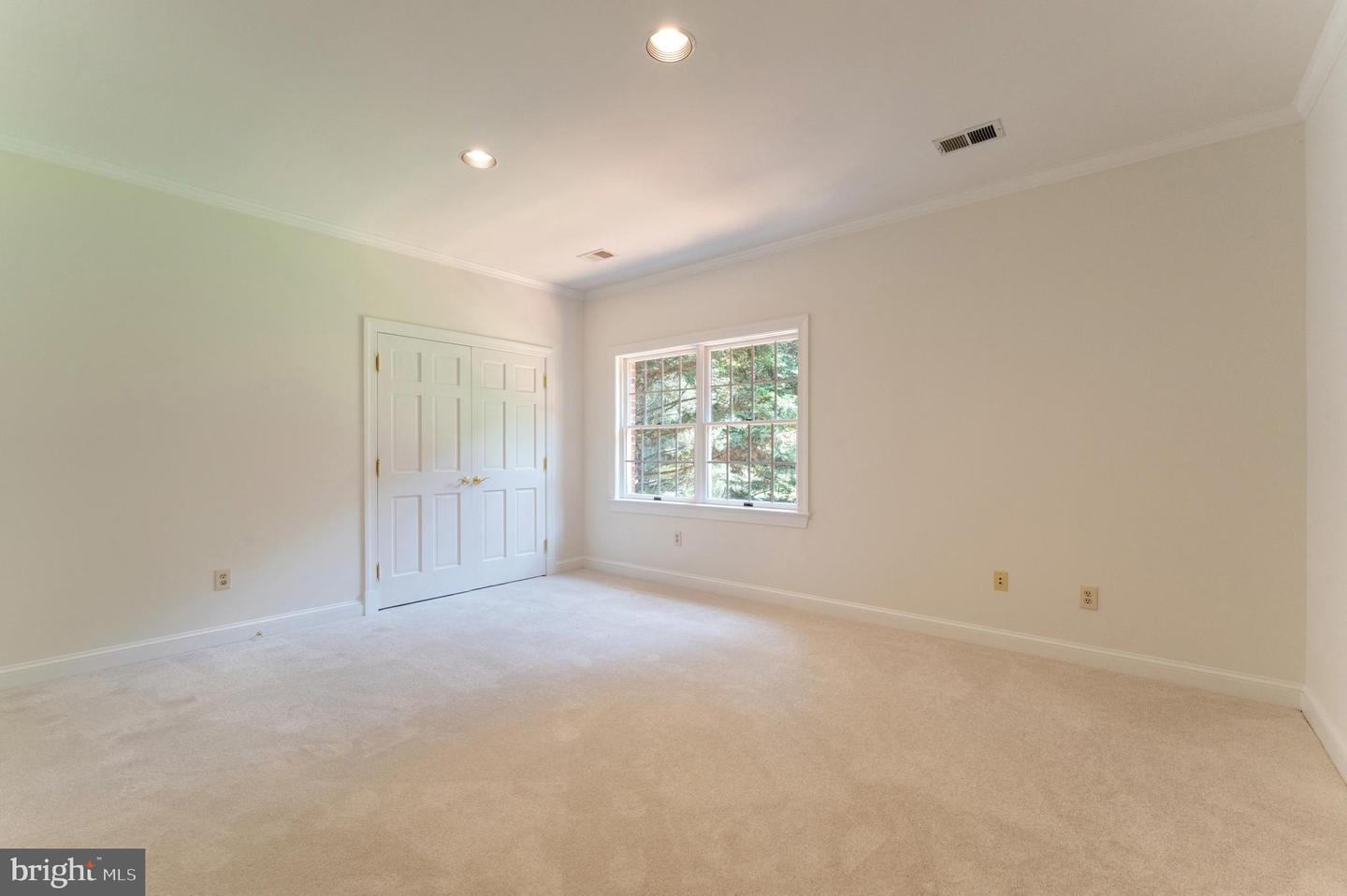 250 Golden Woods Ct Property Photo 49