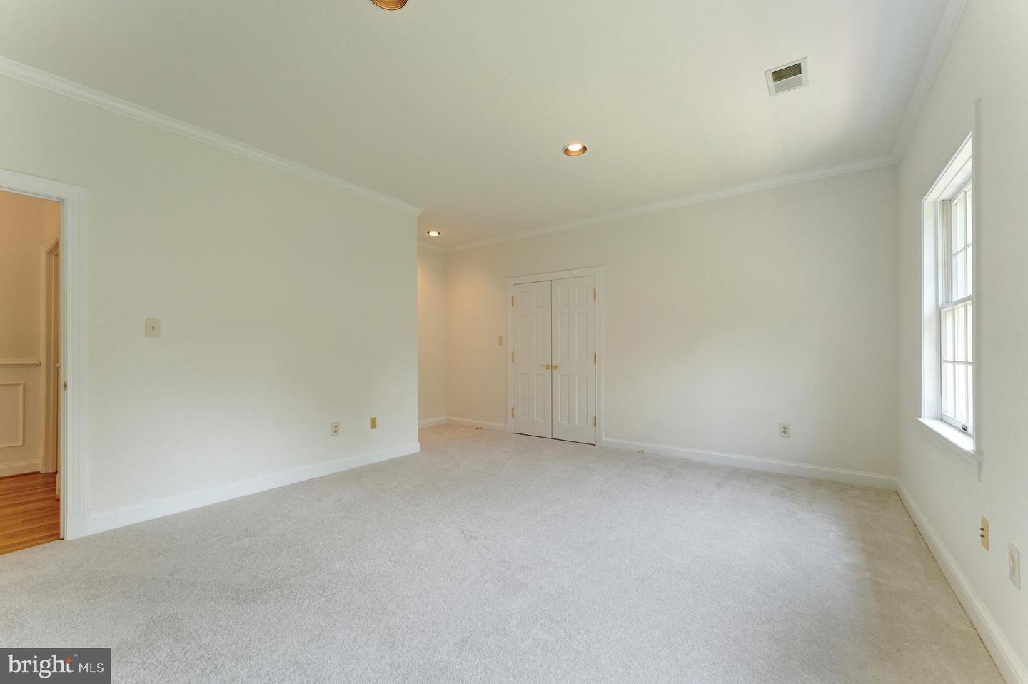 250 Golden Woods Ct Property Photo 56