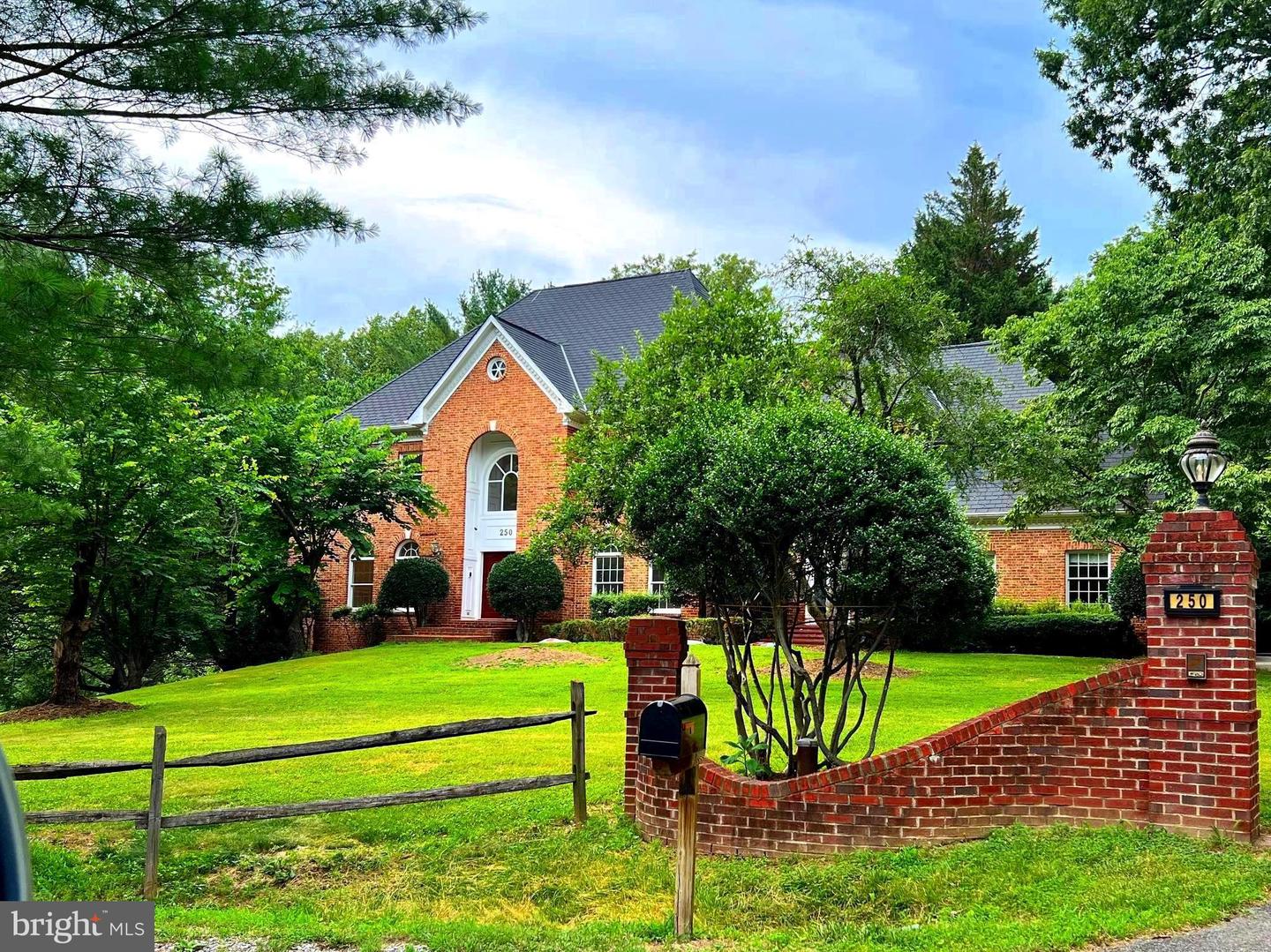 250 Golden Woods Ct Property Photo 99