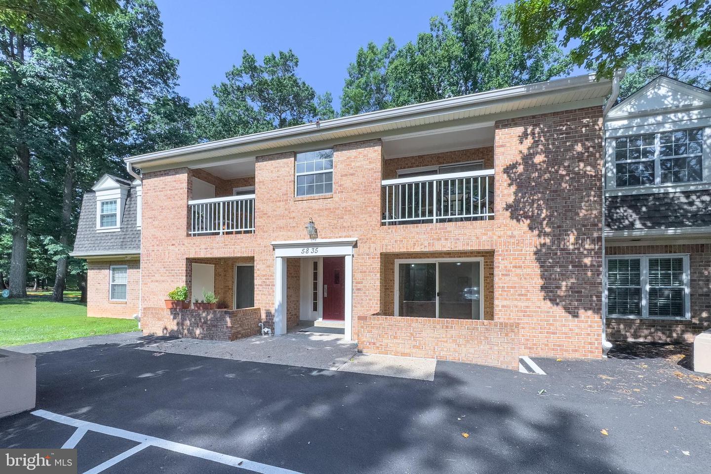5835 COVE LANDING RD #204 Property Photo 1