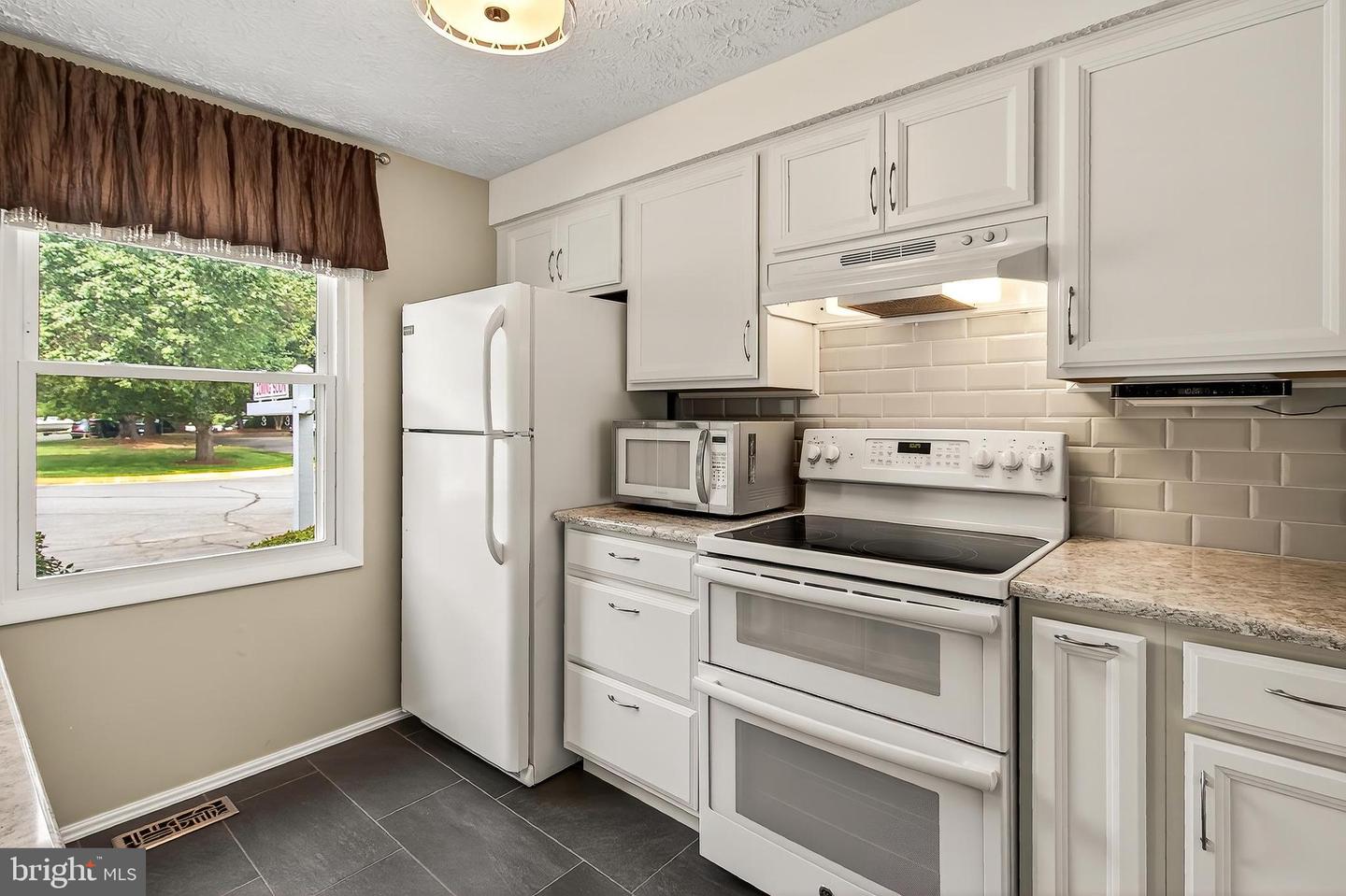 8353 Bark Tree Ct Property Photo 16