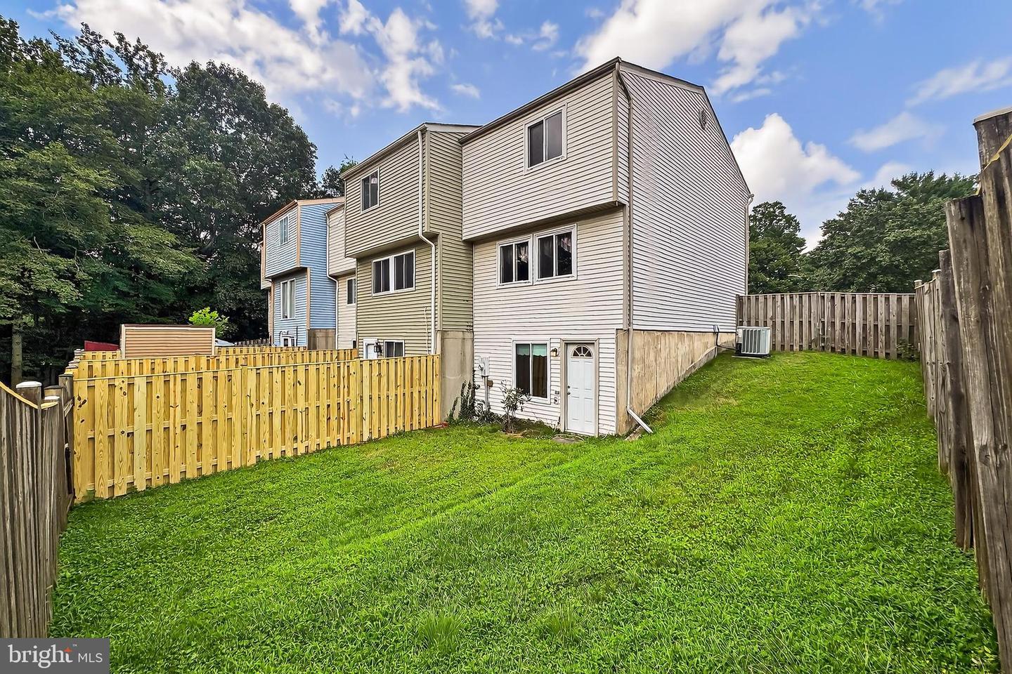8353 Bark Tree Ct Property Photo 27