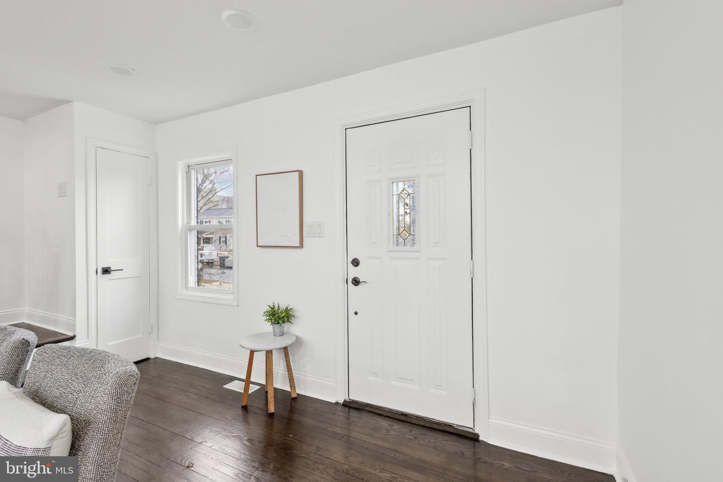 2215 Farrington Ave Property Photo 3