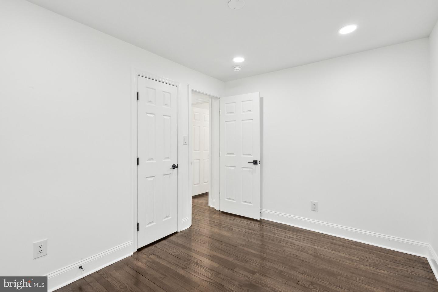 2215 Farrington Ave Property Photo 21