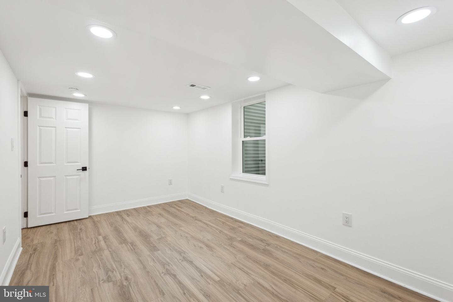 2215 Farrington Ave Property Photo 26