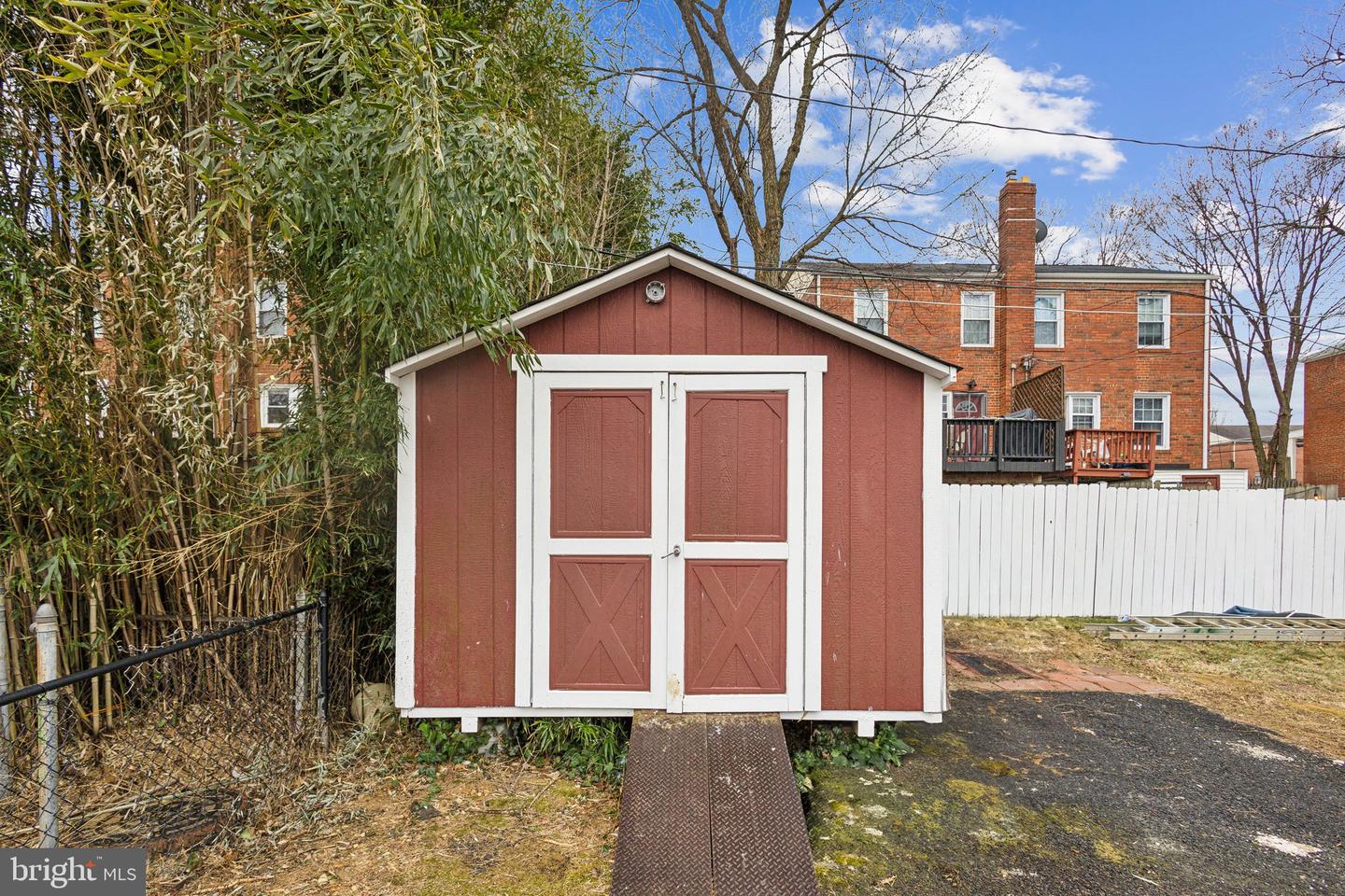 2215 Farrington Ave Property Photo 35