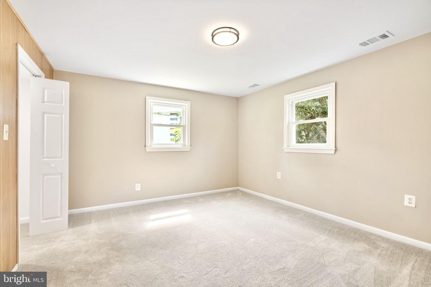 2811 Elsmore St Property Photo 34