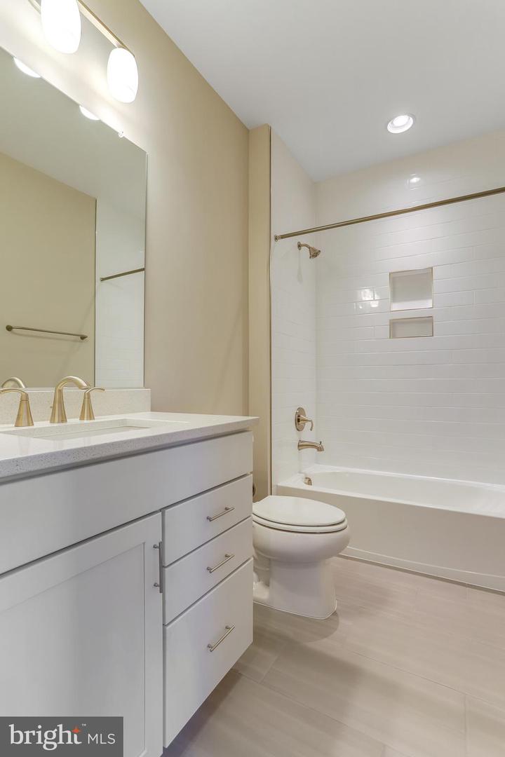 2418 Holt St Property Photo 42
