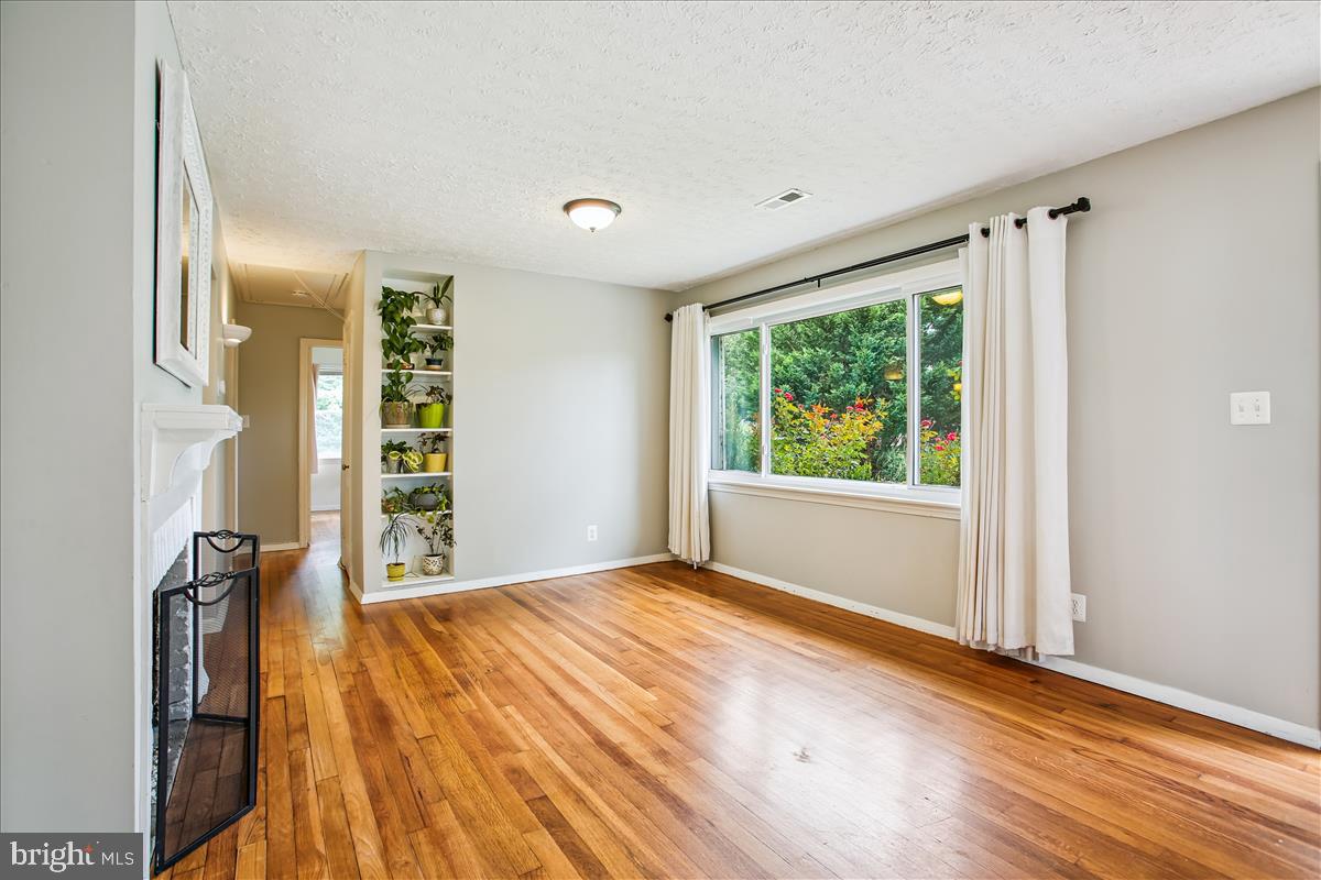 1600 Revere Dr Property Photo 8