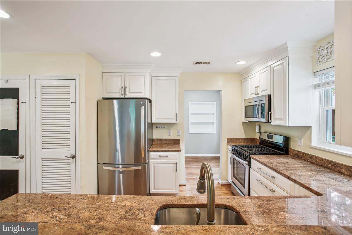 1600 Revere Dr Property Photo 10