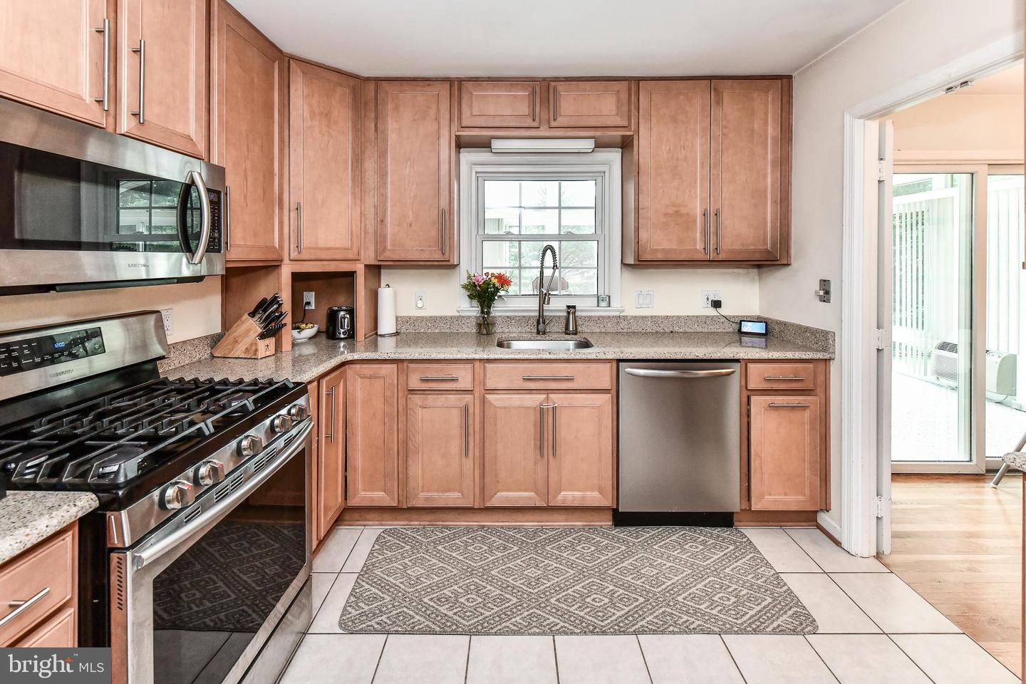 7807 Suffolk Ct Property Photo 4