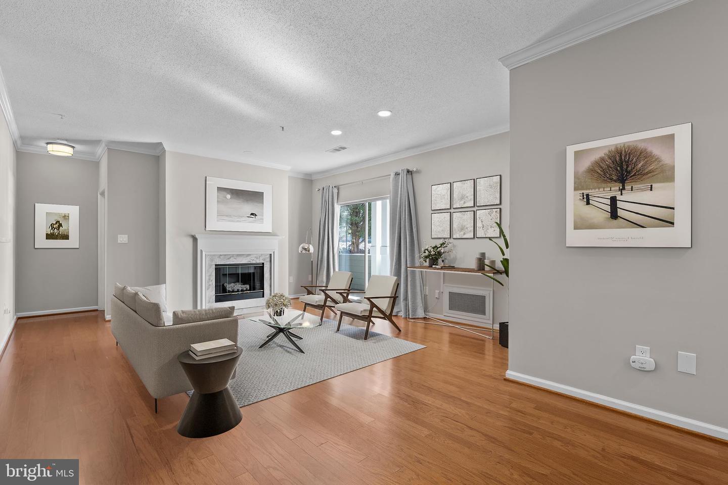 1701 LAKE SHORE CREST DR #11 Property Photo 1