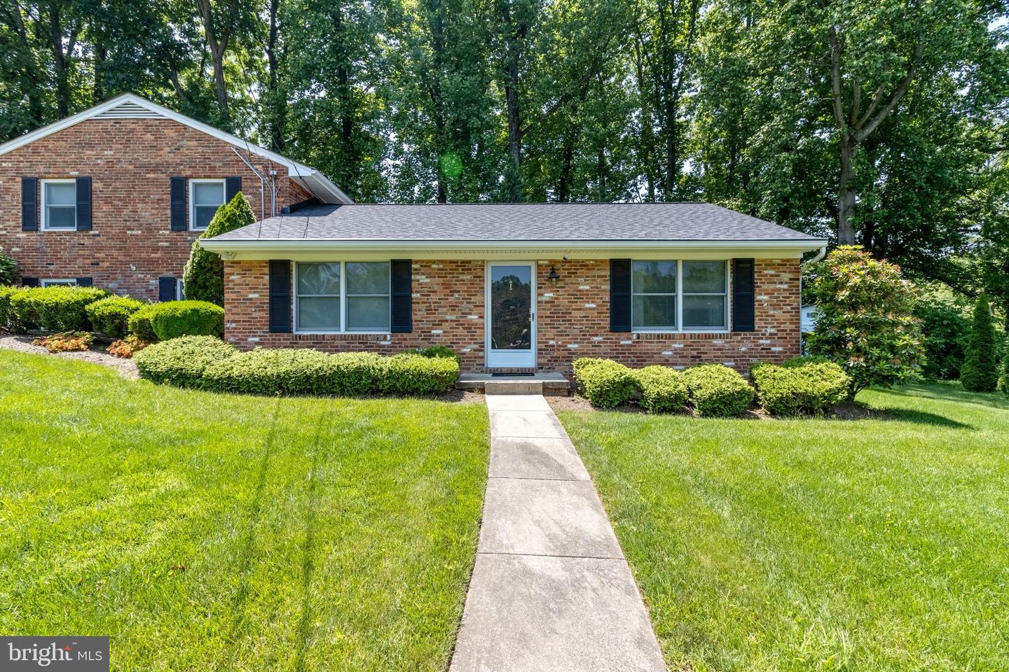 7613 HAMLET ST Property Photo 1