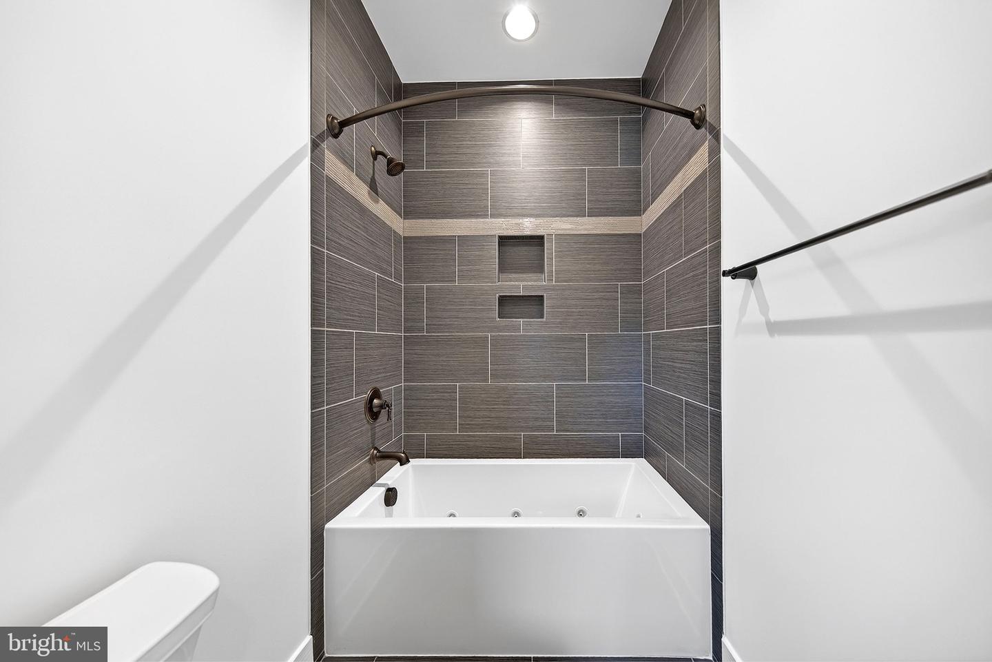 3913 Victoria Oaks Trl Property Photo 43