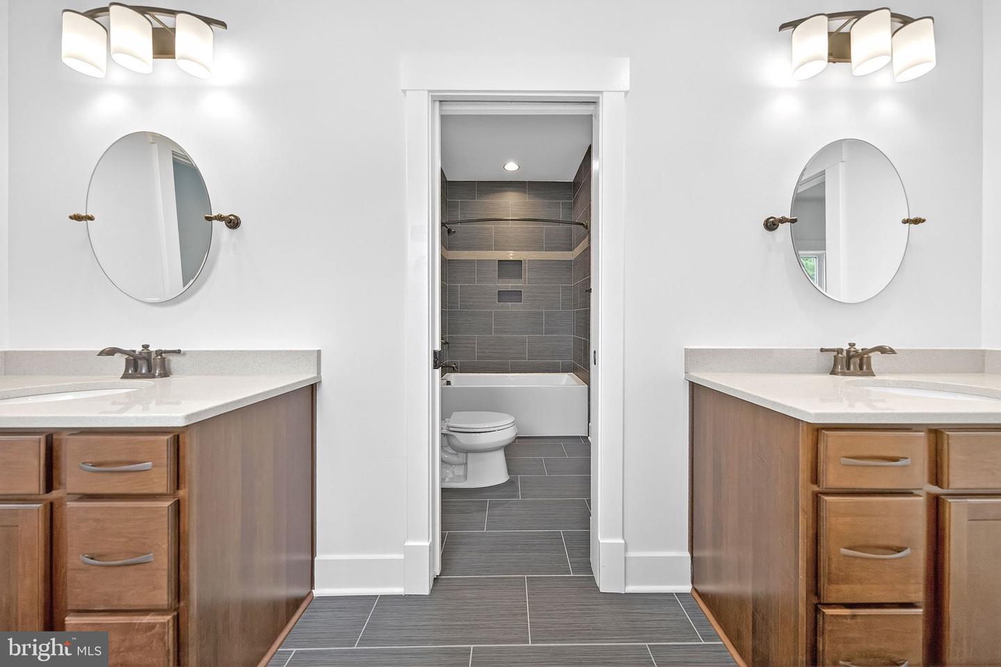 3913 Victoria Oaks Trl Property Photo 44