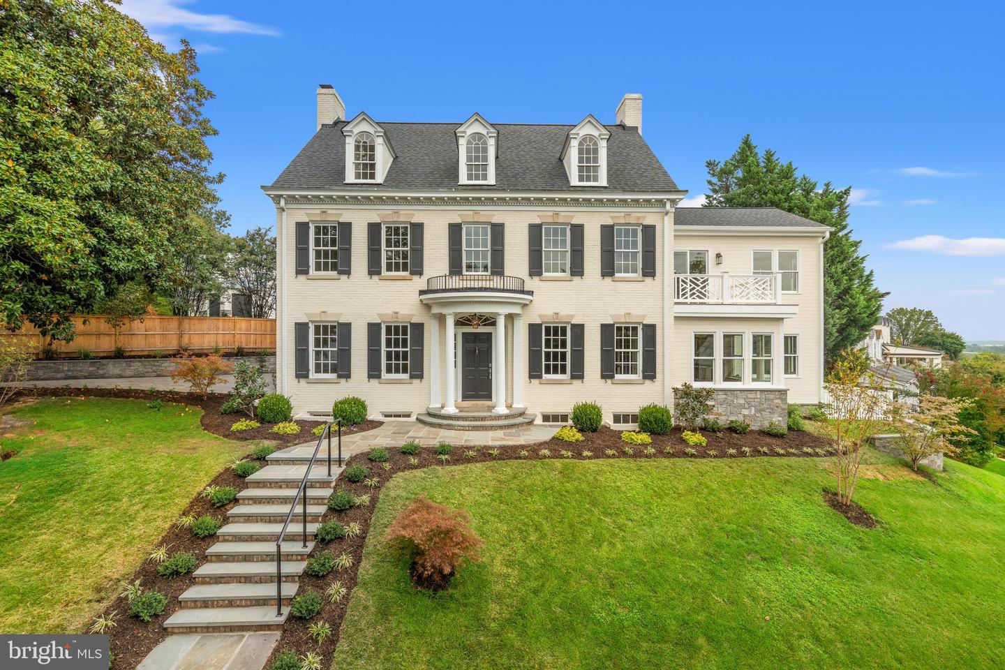 1814 Edgehill Dr Property Photo 1