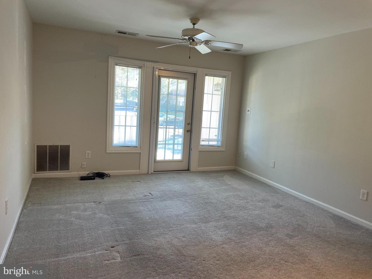 5800-e Torington Dr #836 Property Photo 7