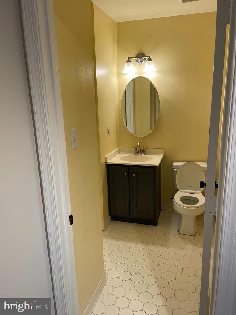 5800-e Torington Dr #836 Property Photo 10