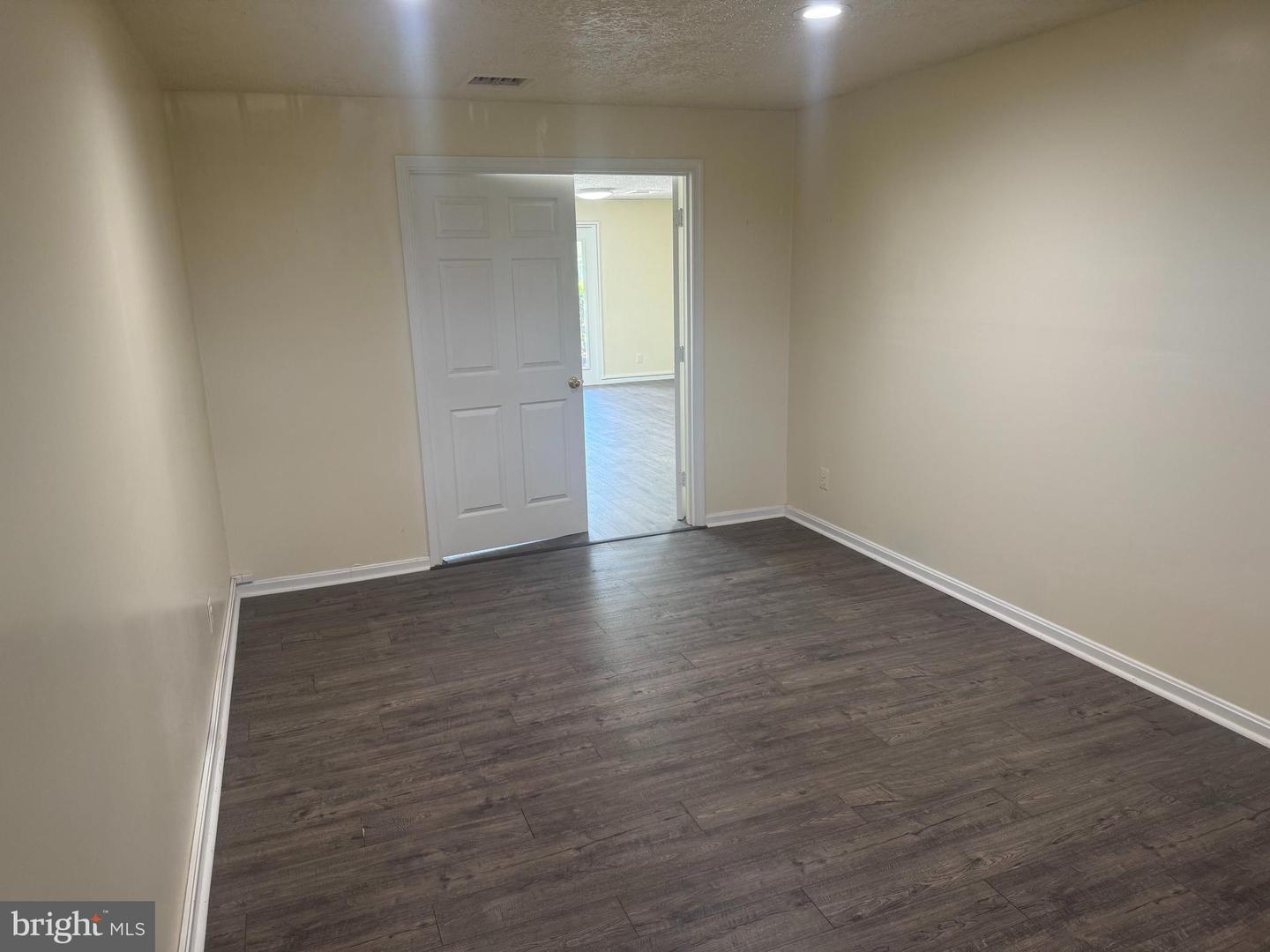 1142 Walker Rd #a Property Photo 7