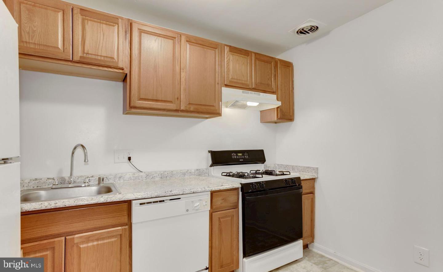 7997 Audubon Ave #303 Property Photo 3