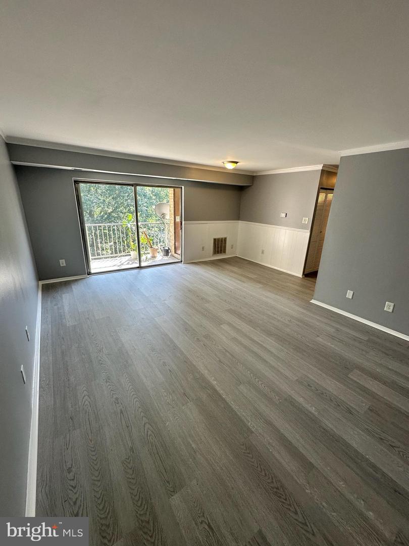 7997 Audubon Ave #303 Property Photo 11