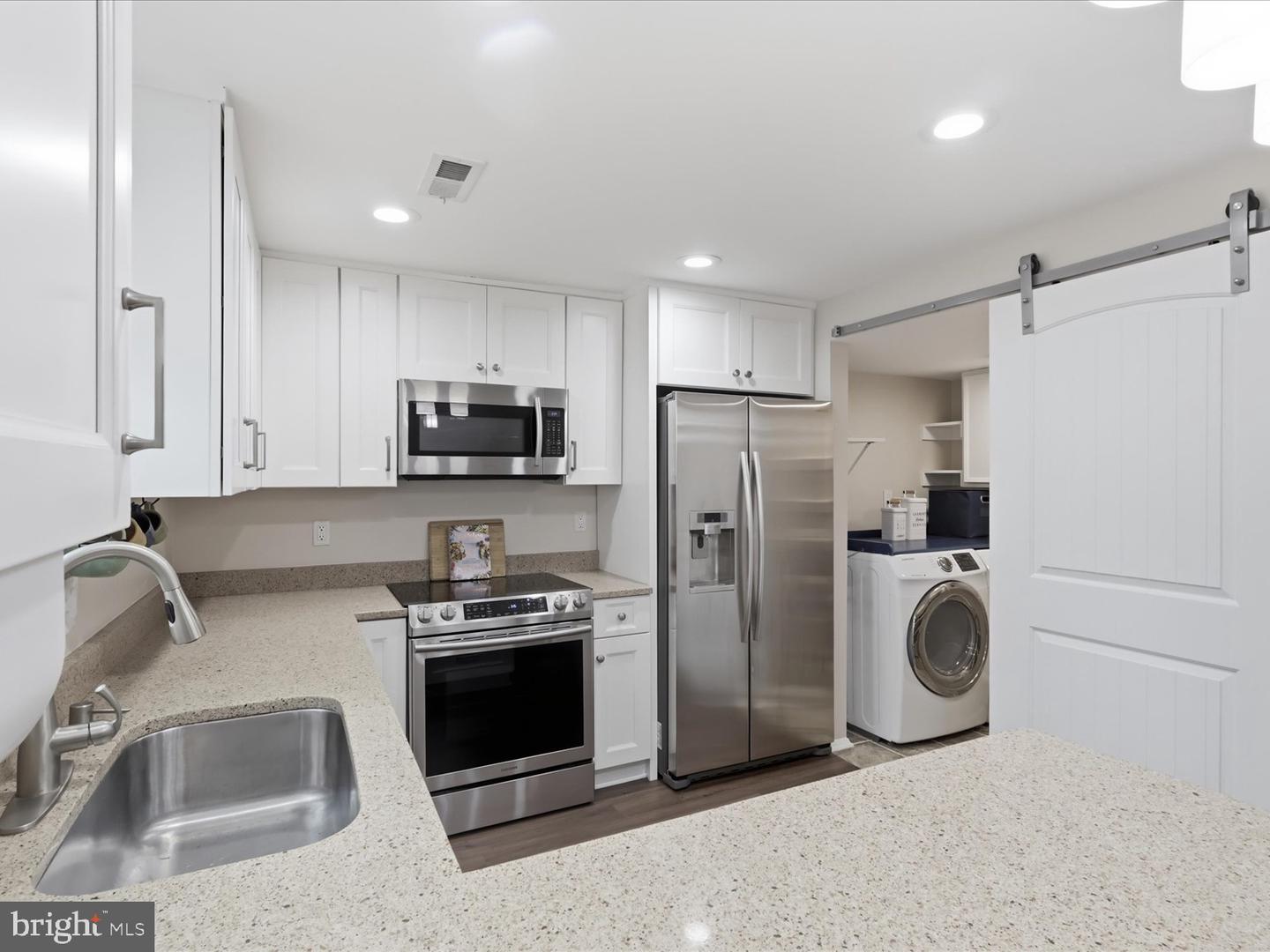 5811 High Bluff Ct Property Photo 10